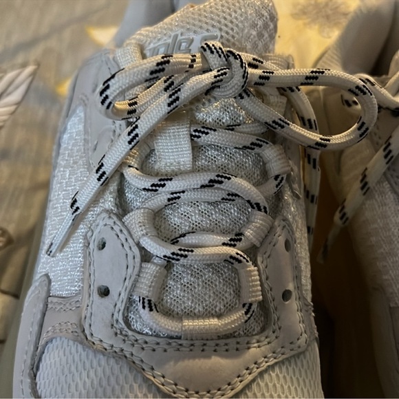 Balenciaga Triple S Clear Sole Chunky Sneakers - Picture 7 of 16